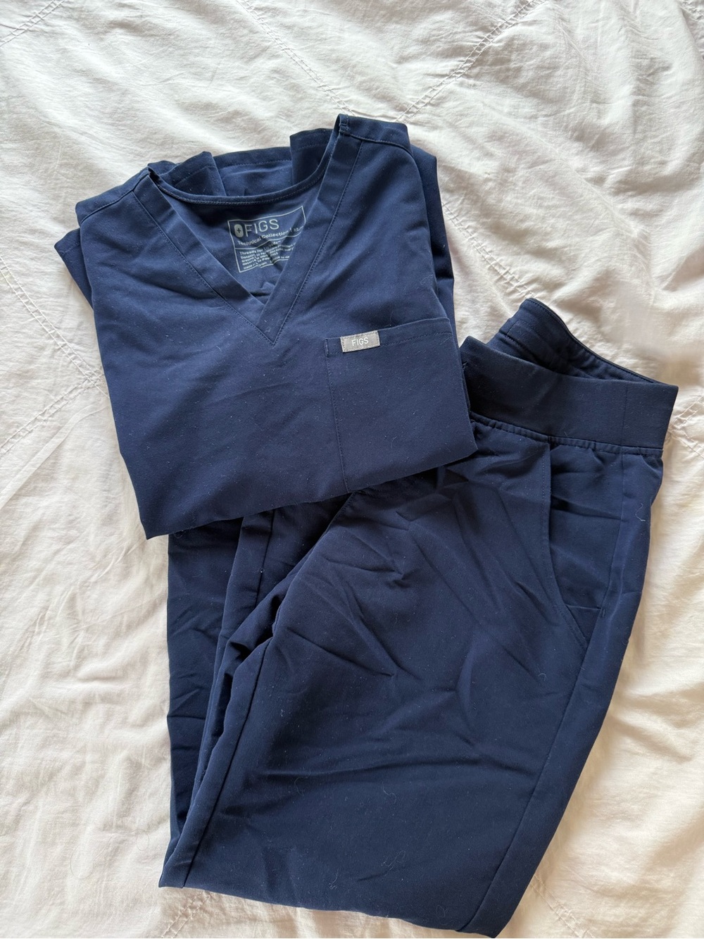 FIGS Navy Scrub Set – V-Neck Top & Pants – Size XS